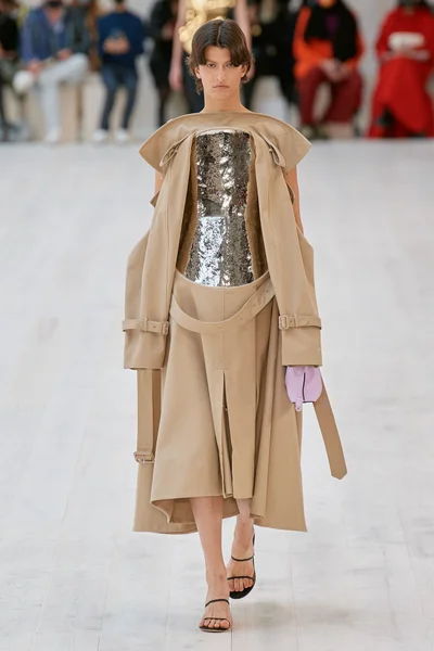 Look 8